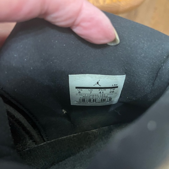 Nike Air Jordan 12 Size 8 Men's Black and Tan Patterned Sneakers - Picture 5 of 7